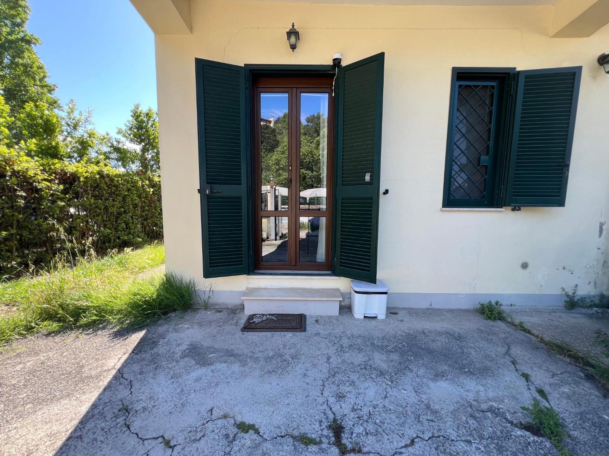 -5 Min From Bus Stop-free Parking Lejlighed Rom