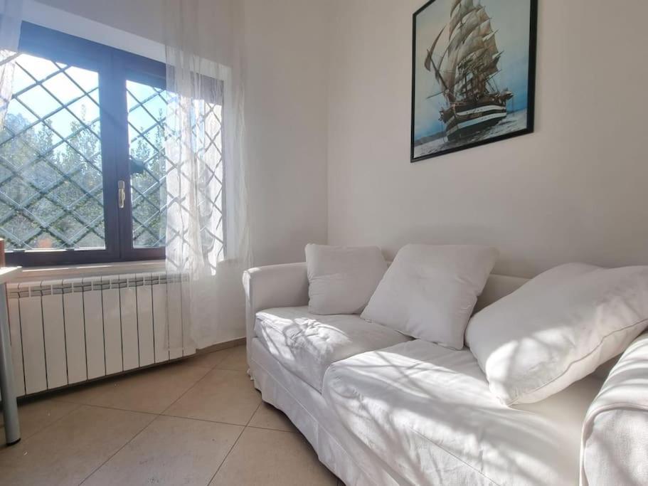 5 Min From Bus Stop-free Parking * Rom