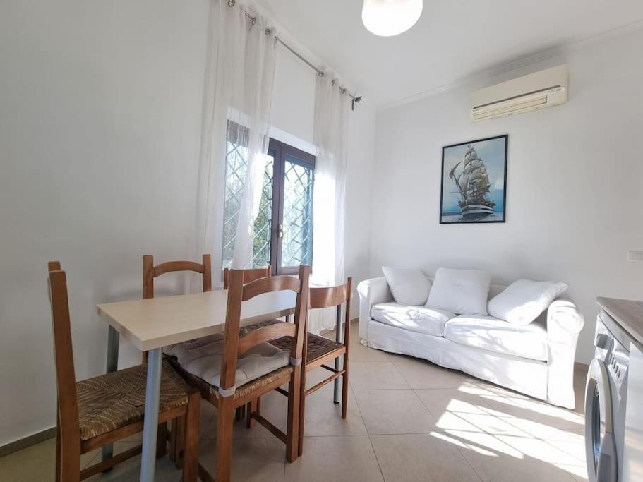 5 Min From Bus Stop-free Parking Apartment Rom